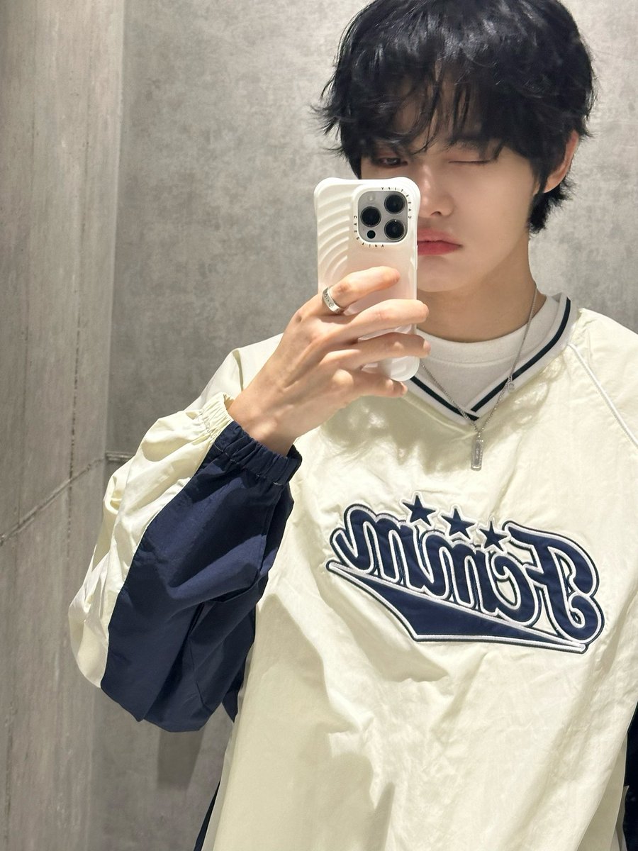 CYE_MEMBERS7's tweet photo. 뽀글뽀글머리

#전민욱 #JEONMINWOOK
#CLOSEYOUREYES #클로즈유어아이즈
#클유아 #CYE https://t.co/xZVUxmp4Xy