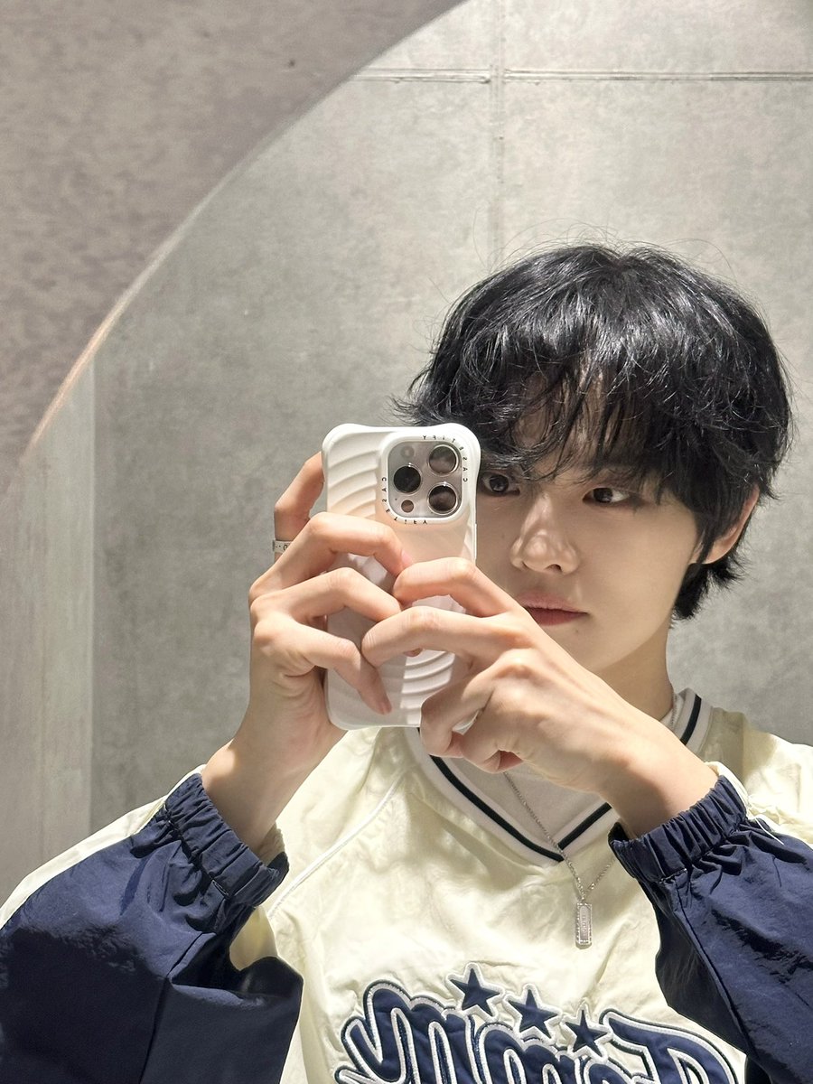 CYE_MEMBERS7's tweet photo. 뽀글뽀글머리

#전민욱 #JEONMINWOOK
#CLOSEYOUREYES #클로즈유어아이즈
#클유아 #CYE https://t.co/xZVUxmp4Xy