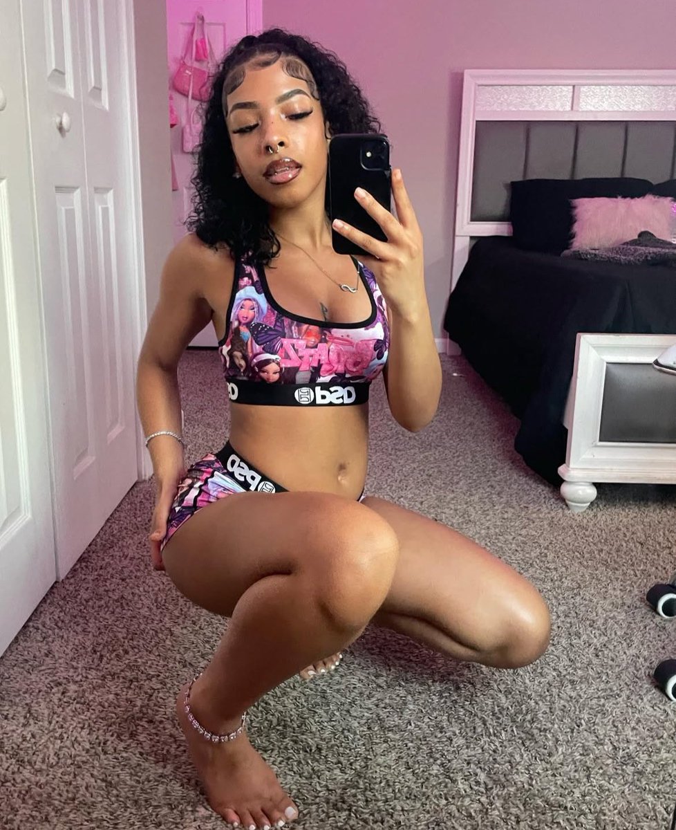 Brattydaisy1's tweet photo. If you got paid today dm for sessions gonna be online all this week so don’t miss out :) https://t.co/UZdJelGkxe