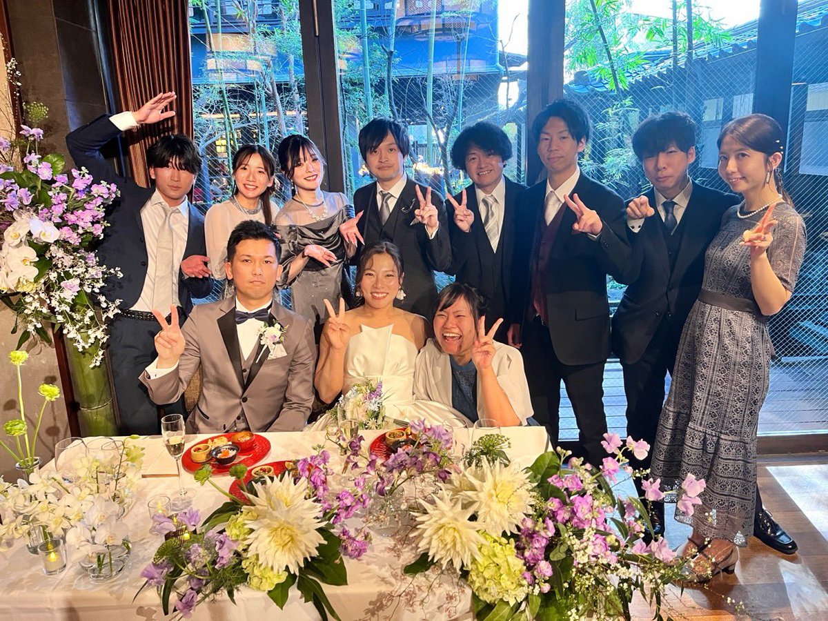basakani2013's tweet photo. 【💍サイゼ結婚おめでとう💍】
1/25(土)に行われたKanoNを長年支えてくださった元メンバーのサイゼの結婚式に参列しました🕊

披露宴ではKanoN2019『常夜ノ天照』を披露し会場を盛り上げました☀️

改めて、ご結婚おめでとうございます！
お二人の末永い健康とご多幸をお祈りいたします。

 #KanoN2025 https://t.co/Rk0O8krGN3