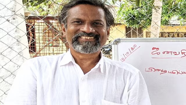 CNBCTV18News's tweet image. 🚨Sridhar Vembu (@svembu) steps down as CEO of @zohocorp, to take on the new role of Chief Scientist, responsible for the R&amp;amp;D initiatives  

🚨 Co-founder #ShaileshKumarDavey to take over group CEO.

#SridharVembu #zoho