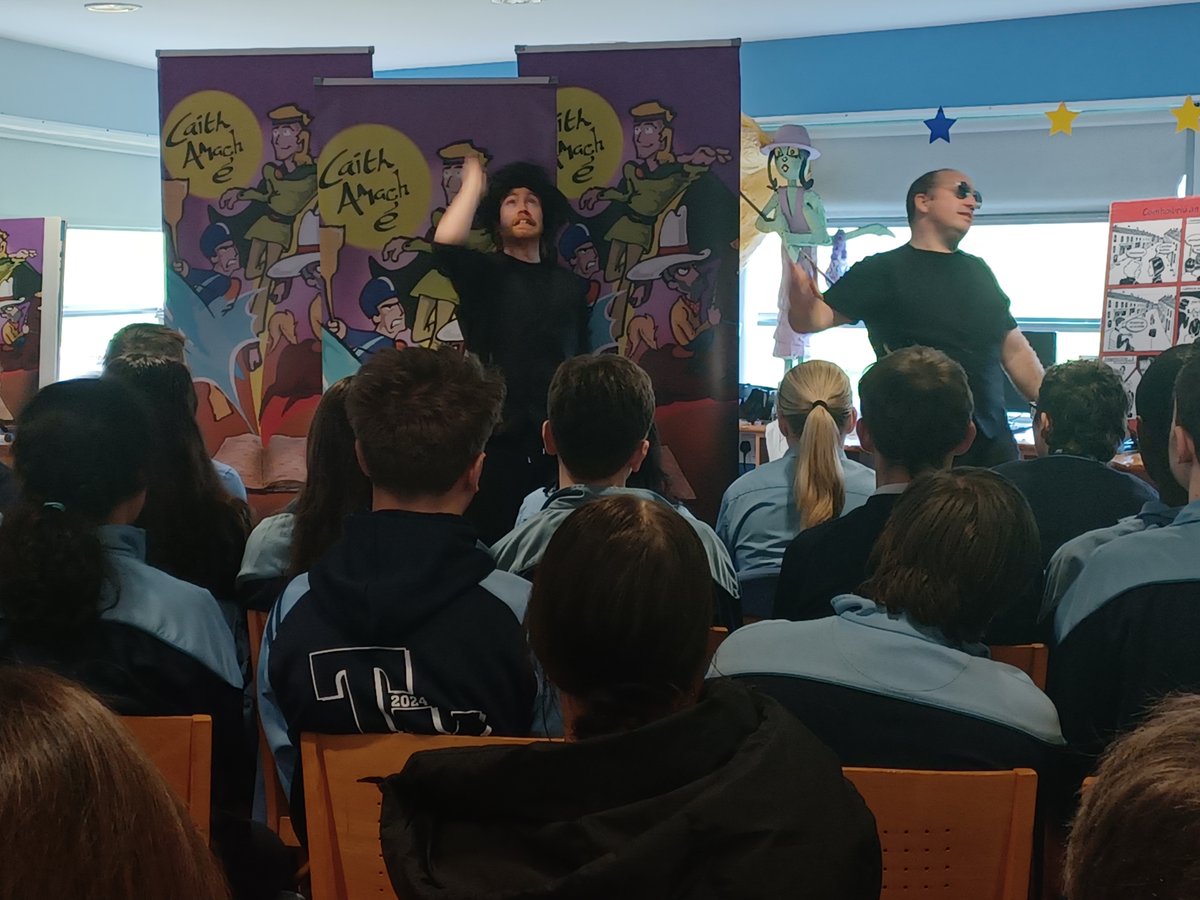 JCSP Library Dungarvan College (@dungarvancollib) on Twitter photo A great afternoon of Gaeilge and comedy from High Rock Productions. <a href="/jcsplibraries/">JCSP Library Project</a> A great afternoon of Gaeilge and comedy from High Rock Productions. <a href="/jcsplibraries/">JCSP Library Project</a>