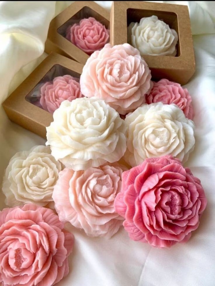LoFunmilayo's tweet photo. Planning on a gift for your next event? 
Need gifts for your bridal shower, birthday party, wedding, birthday, cooperate events etc? 

Scented Candle Souvenir is a very good idea. 

Price: 4500 (come in well packed boxes)
MOQ: 12pcs https://t.co/4UO6rLTHdp