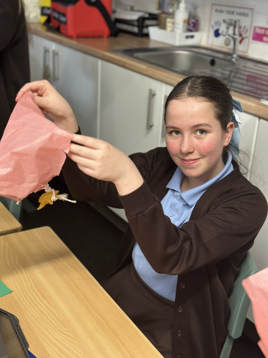 A fun week in P7 learning about Aeronautical Engineering 🪂💨<a href="/stfrancisoa/">St Francis of Assisi</a>  <a href="/UofGfemeng/">UofG FemEng</a>  #STEM