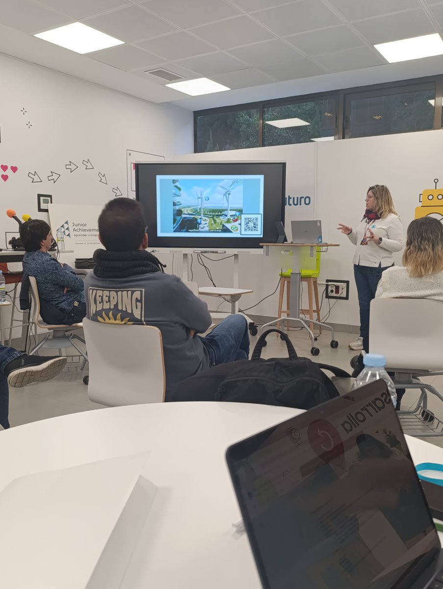 MsLeticiaGil's tweet photo. Desde el club de la Ciencia hasta la creación de proyectos trabajando los ODS con @CoSpaces_Edu @educaINTEF @CodeWeekEU #EncuentroCodeWeek
Bravo @bcodesal https://t.co/ygSb09yF8P