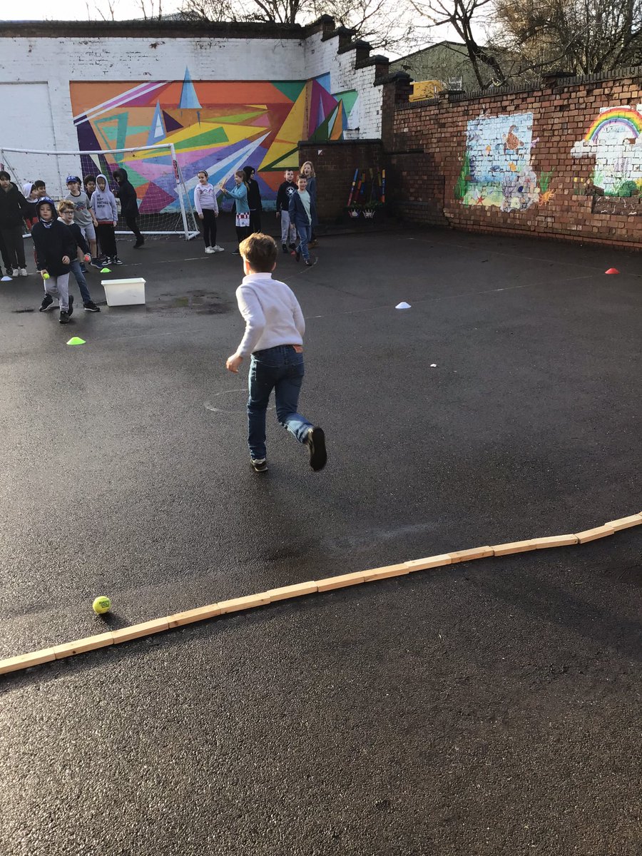 ClaphamTerrace1's tweet photo. Year 5 trying to save there ship from ice bergs and make a path to safety in Commando Joe.   #commandojoe https://t.co/d3IaCEKqYy