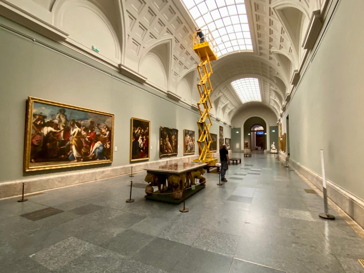 museodelprado's tweet photo. La Galería Central del museo se prepara para acoger la exposición "El Greco. Santo Domingo el Antiguo" https://t.co/xFaNIWlAh2 https://t.co/Jjr2cvVY55