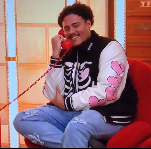 En ce lundi 27 janvier je souhaite un très bon anniversaire à <a href="/BoisnoirNoah/">Noah_bsnr</a> !!!! 🎂😍
#StarAcademy #StarAcademy2024