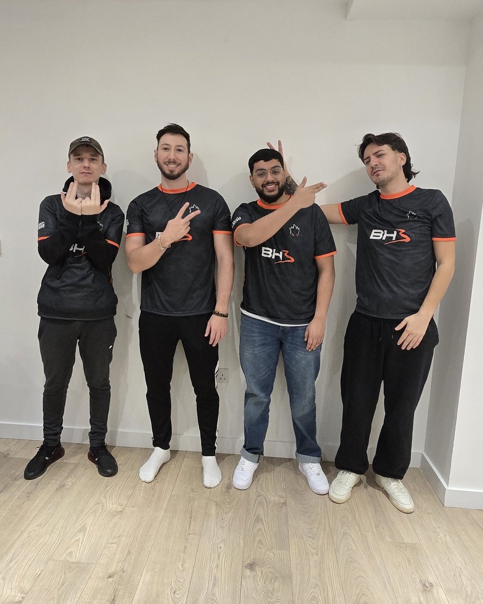 BH3_Esport's tweet image. 🏆 𝐓𝐎𝐏 𝟐 à l'European Halo Kick-Off 2025 ! 🏆

Un énorme bravo à notre T4 #Halo :
🟠 @MystaShah 
⚫ @BastosSHCS
🟠 @Mose_Luciano
⚫ @wG_Shad 
🟠 sans oublier @Sunnriz 

pour cette magnifique performance, hissant @BH3_Esport au rang de Vice-Champion d'Europe 🔥

GG à tous ! 👏