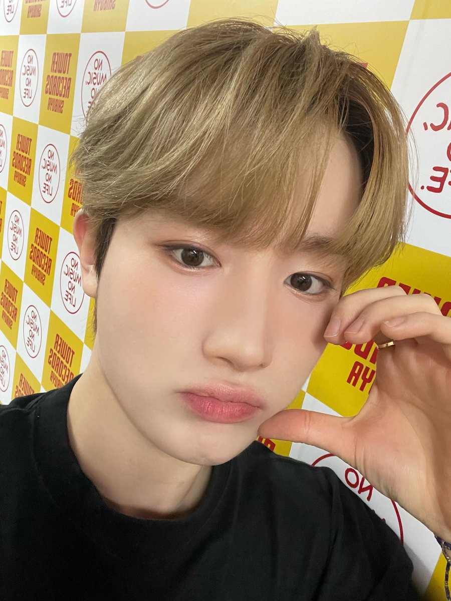 TPST_twt's tweet photo. [#혁] 해피 연휴~~~~🤍☀️❄️ https://t.co/W0NzZxGsrZ