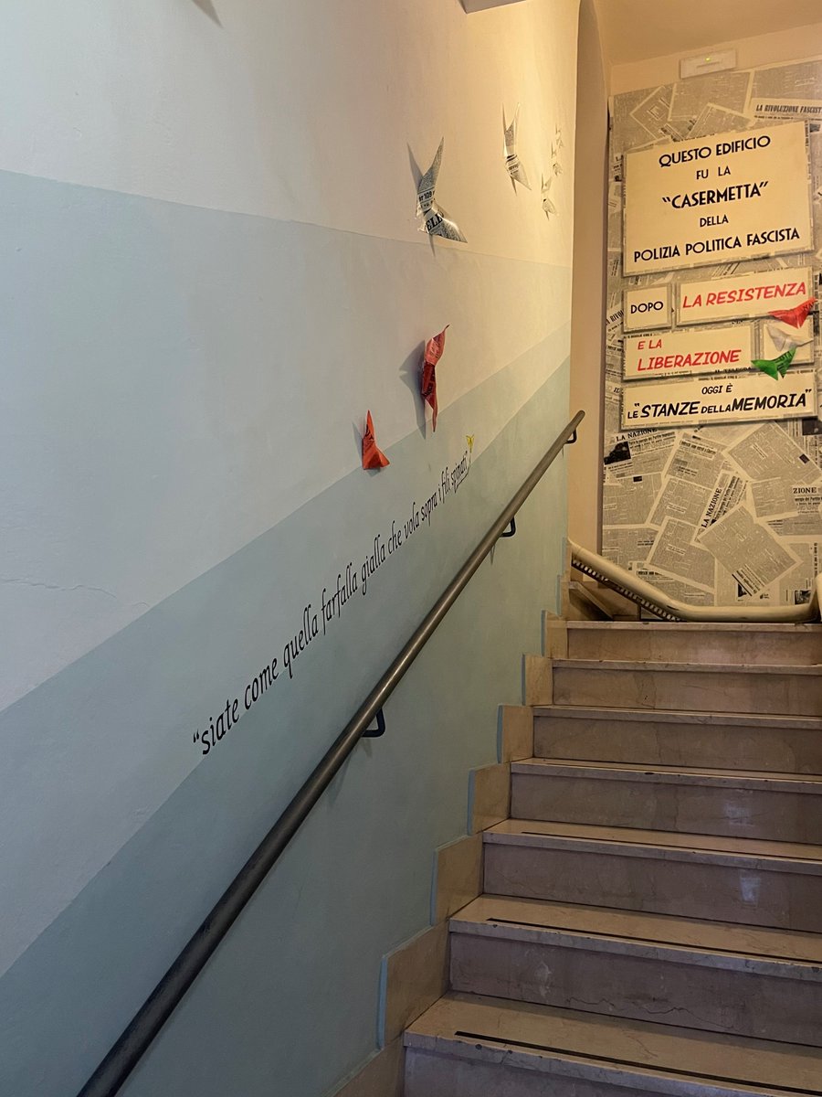 #GiornatadellaMemoria #27gennaio 
Sosteniamo il recupero di spazi fisici per la #memoria  
 con l'avviso Let's Art! e il progetto 𝑳𝙖 𝙛𝒂𝙧𝒇𝙖𝒍𝙡𝒂 𝒈𝙞𝒂𝙡𝒍𝙖 dell’Istituto Storico della Resistenza Senese
📸Karim, studente PCTO  Stanze della Memoria Siena

#InsiemeConFMPS