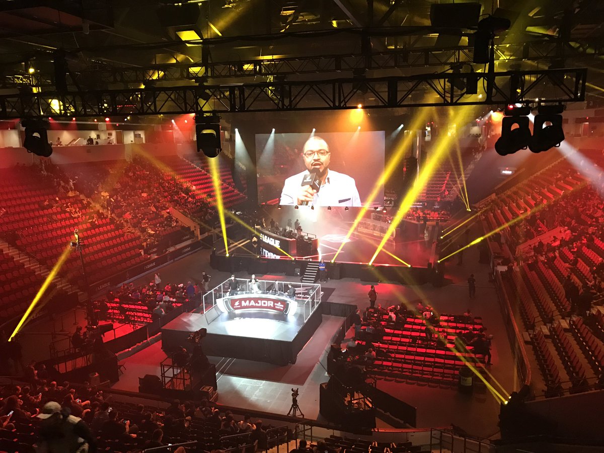 I was going through old pictures and thought I’d shoutout when I met up with Cat Face, the oldschool bizon collector, at Eleague Boston 2018 almost 8 years ago 💀