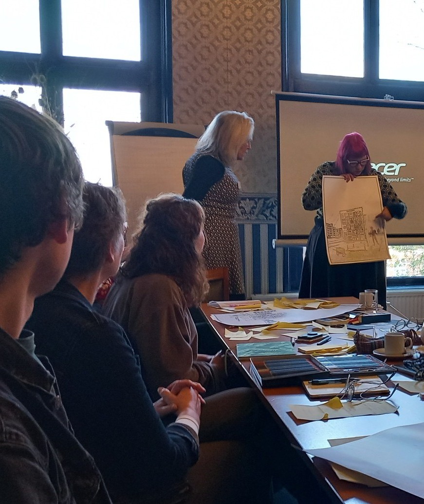 PvdDFryslan's tweet image. 🌍 Veel geleerd, gelachen en ervaringen uitgewisseld tijdens de 1e bijeenkomst van de leergang Gemeenteraad 2026. Groninger #PvdD-raadslid Bart Hekkema bracht deelnemers uit Fryslân en Groningen de kneepjes bij.

🙌 Ook geïnteresseerd? Je kunt aanhaken!
👉 friesland.partijvoordedieren.nl/doe-mee