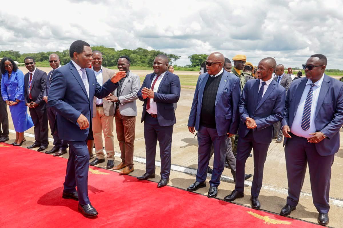 HHichilema's tweet image. At the invitation of H.E President @SuluhuSamia, we’ve departed for Tanzania to attend #Mission300 Africa Energy Summit. Looking forward to joining fellow leaders, energy sector stakeholders &amp;amp; partners, in taking bold action towards our continent’s energy future. 🇿🇲🇹🇿🌍#SDG7