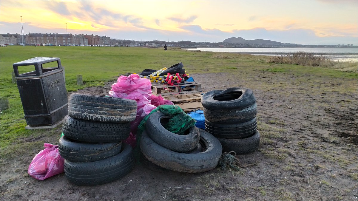 SeabirdCentre's tweet photo. Huge thanks to the volunteers who came to the #UpstreamBattle beach clean with @KSBScotland and @ScotCoastClean at Fisherrow Sands on Saturday - despite the crazy weather🍃🌧️  We collected 253.8kgs of litter including 15 tyres, 3 traffic cones, and much more!

📷©️E Marriott https://t.co/XqCO7LP9Og