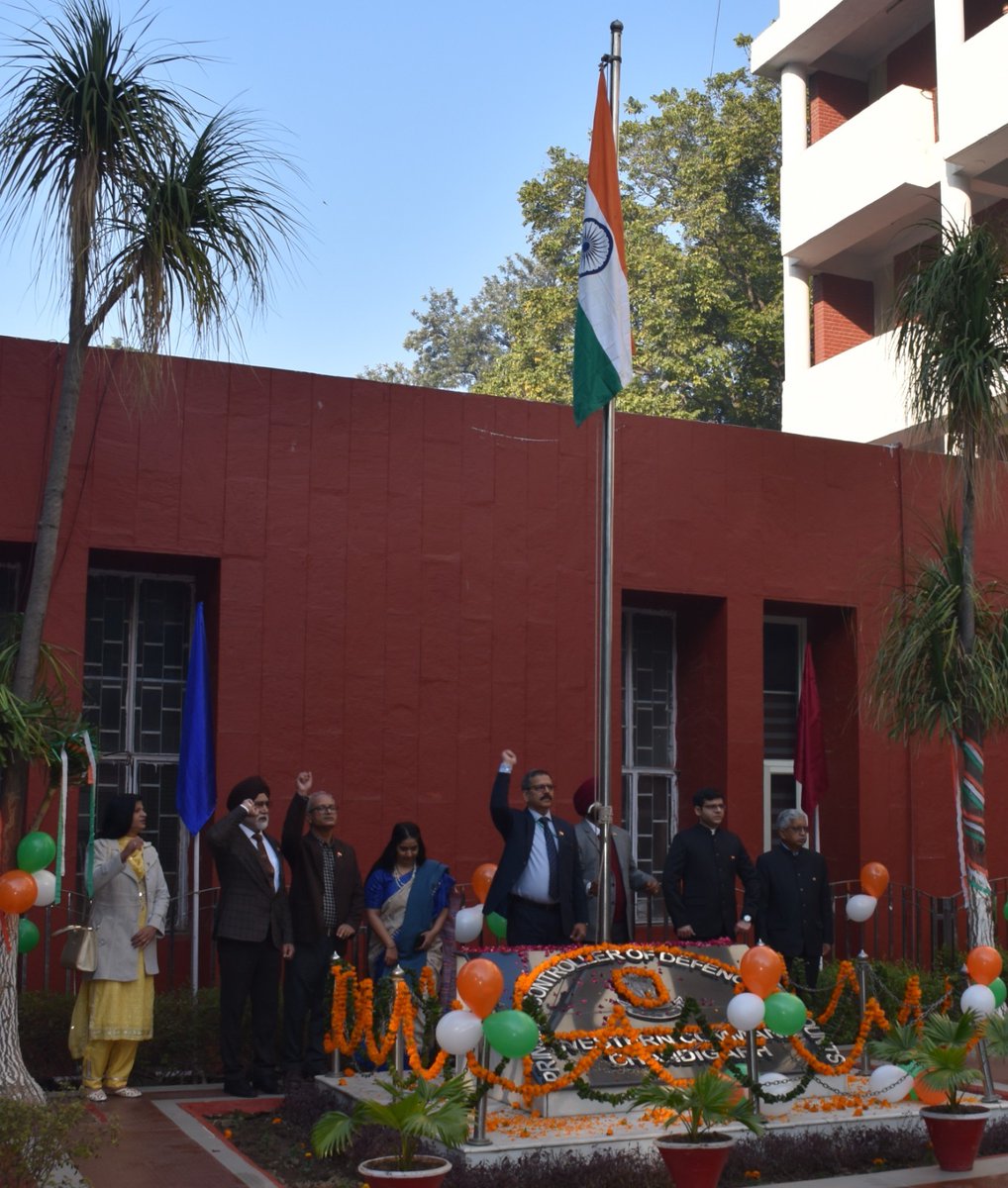 prodefencechan1's tweet photo. On the occasion, Sh. Sham Dev, PCDA (Army) Chandigarh, unfurling the National Flag said " We're fortunate to live in a true &amp; full-fledged republic." #RepublicDay2025 #NationalPride #PCDA https://t.co/uGREzuEudq