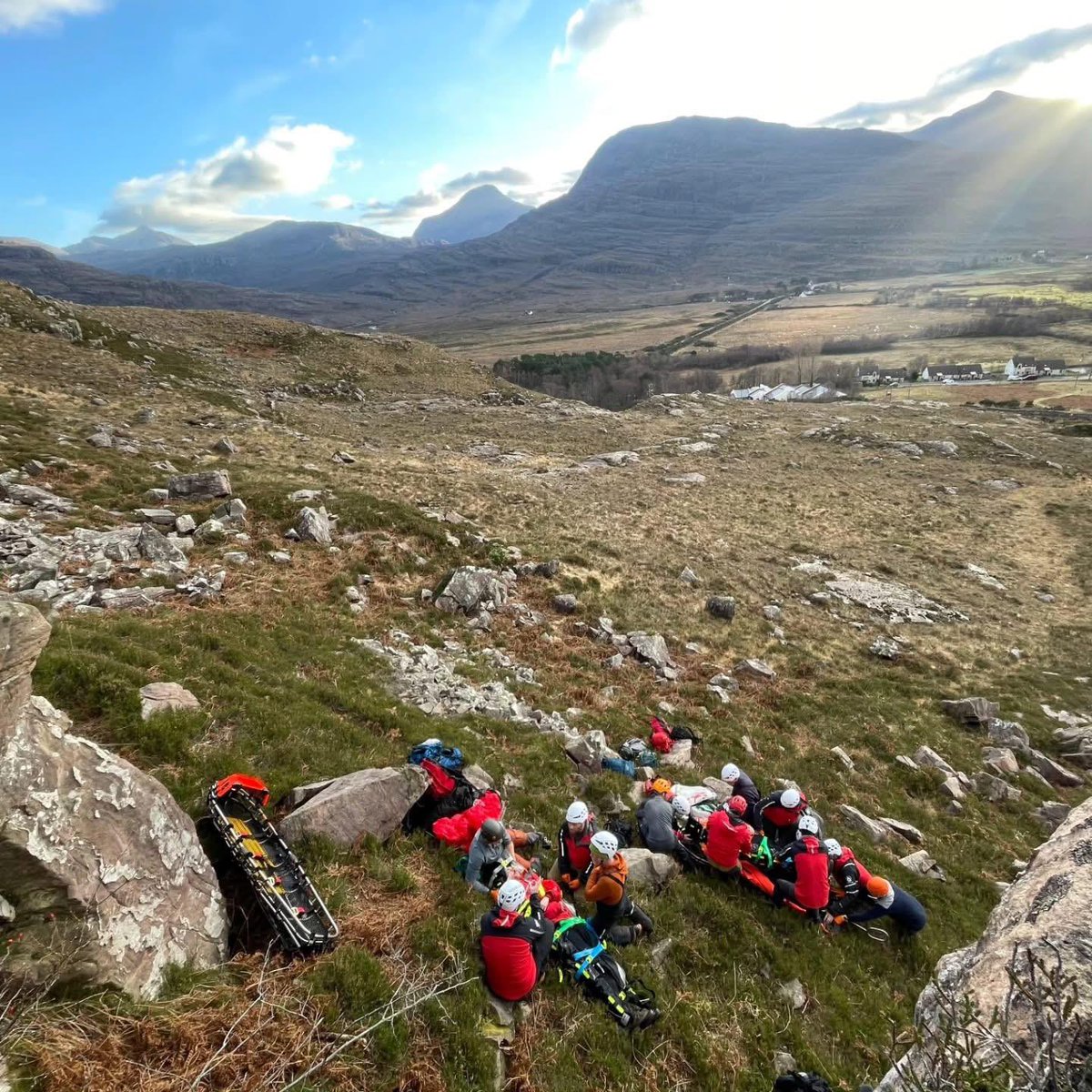 PAX-Bags UK (@uk_pax) on Twitter photo Thanks to <a href="/TorridonMRT/">TorridonMRT</a> for allowing us to share this photo of their multi-casualty training scenario last weekend. Great to see our vacuum mattresses being put through their paces in the North-West highlands of Scotland.
#emergency #mountainrescue Thanks to <a href="/TorridonMRT/">TorridonMRT</a> for allowing us to share this photo of their multi-casualty training scenario last weekend. Great to see our vacuum mattresses being put through their paces in the North-West highlands of Scotland.
#emergency #mountainrescue