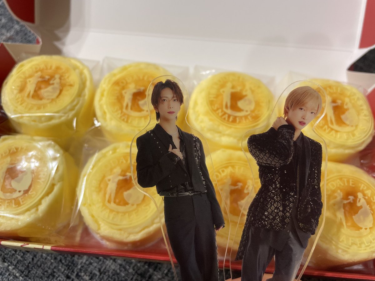 EHKuAAGMgCN9DPs's tweet photo. お友達からもらった、HAKODATEPASTRY
SNAFFLE'Sチーズオムレット✨️
久しぶりに食べれて、嬉しかった♡
IMPERIALで北海道にきた時に、IMP.の7人にも食べてほしいな♡
#SNAFFLE'S
#IMP.
#IMPERIAL https://t.co/0t4gCcEeRE