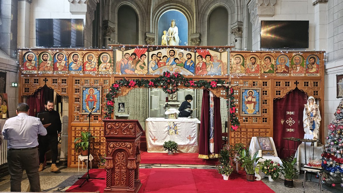 OeuvredOrient's tweet photo. #Egypte 🇪🇬➡️Trois évêques #coptes sont venus passer quelques jours à Paris. Ils en ont profité pour visiter la cathédrale @notredameparis, rencontrer @MgrGollnisch , directeur de L'Œuvre d'Orient avec le secrétaire général de l'épiscopat, le père Hugues de Woillemont, et aller célébrer dans la communauté locale à Notre-Dame d'#Egypte.