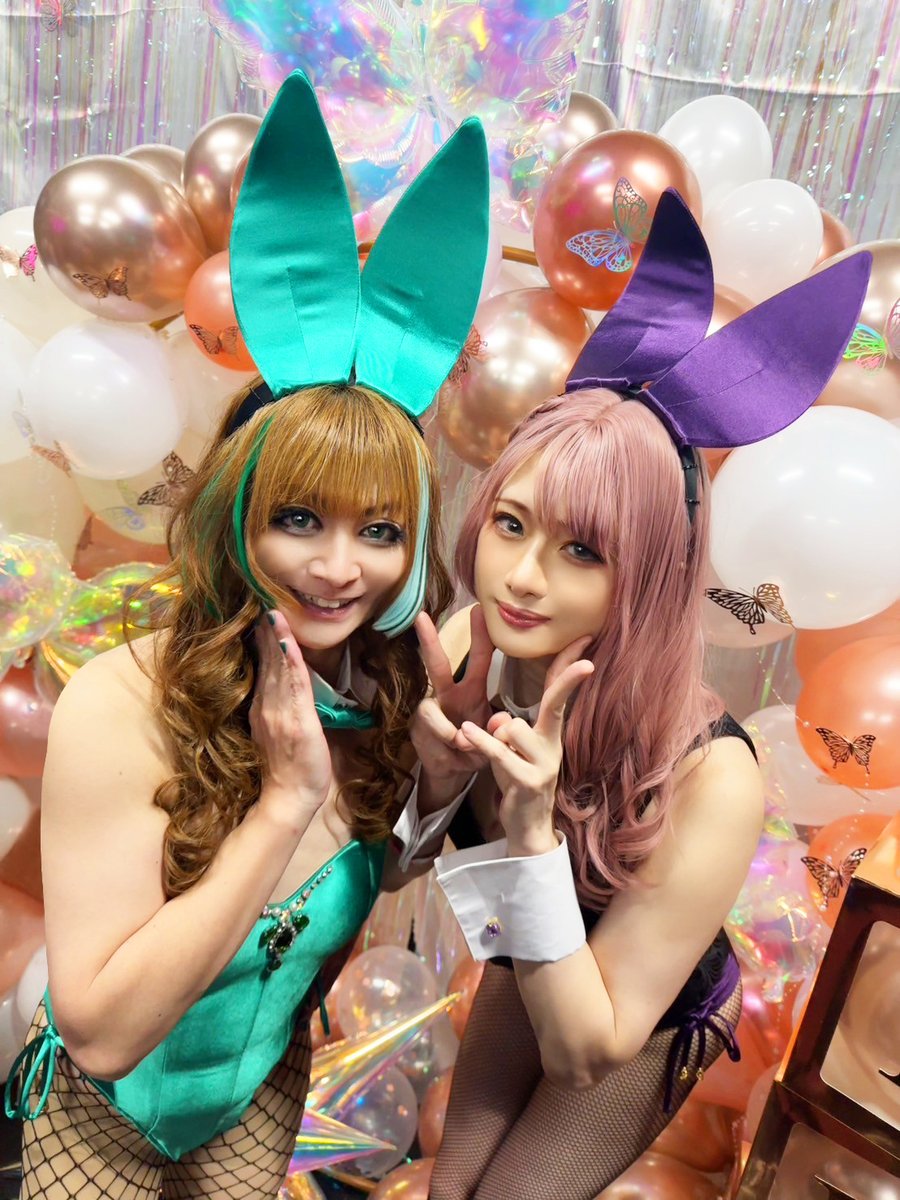 1/25 VIBESプロパ、少年シンデレラ。当日ドレスコードの「バニーガール」にちなんでベースの姫さん <a href="/tissue_princess/">こくまろみるく/shu2</a> もバニーで出演いただきました！！！上手下手の二人でオフィシャルカメラマンさんに撮っていただきましたっっっっ。サポートいただいた「東京バニーガール」さん、感謝です！