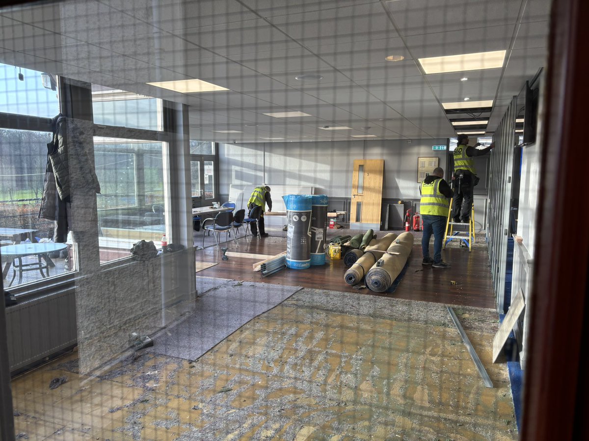 Renovation work has started with the lounge, Pro Shop and Ladies locker included in the 1st phase of the plans.

Bar/lounge area still accessible with half the lounge closed off.

#ElderslieGolfClub