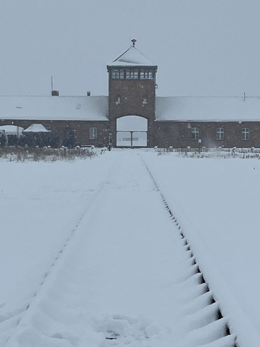 Holocaust Memorial Day@Fochriw Primary School. We must never forget to honour victims, fight hate, combat denial and ensure history’s darkest lesson are never repeated <a href="/HMD_UK/">Holocaust Memorial Day Trust</a> <a href="/fcwpa/">Fochriw Primary</a>