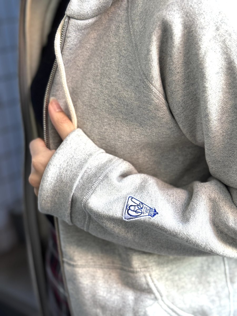 お問合せ頂戴しましたこちら

#オールドマンズテーラー
裏起毛　ZIP UP PARKA
カラー　Heather Gray
サイズ L
コットン100%
日本製

タータンスカート
Auld Lang Syne
オールド・ラング・サイン
ポリエステル65% ビスコース35%
ボリミックス素材です！

明日水曜日よりスタートです♪
#吉祥寺よろず屋
