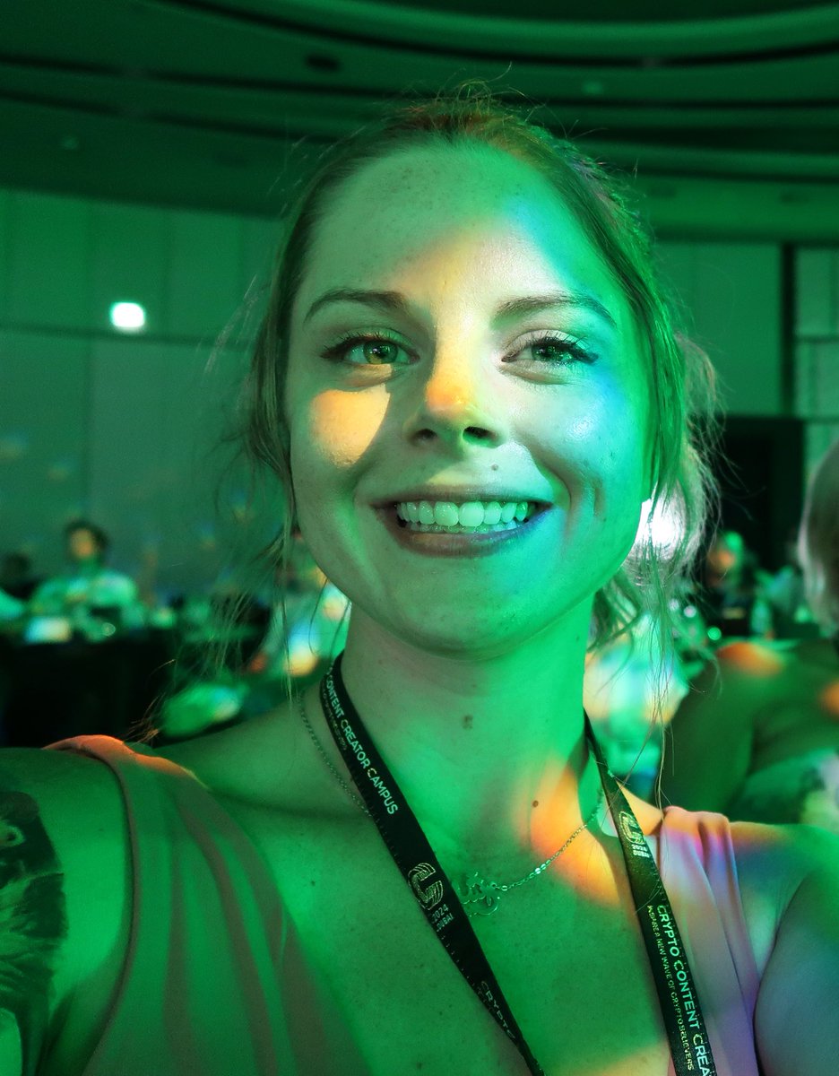 AshleyDCan's tweet photo. crypto last week vs this week https://t.co/LSkKftjTH6