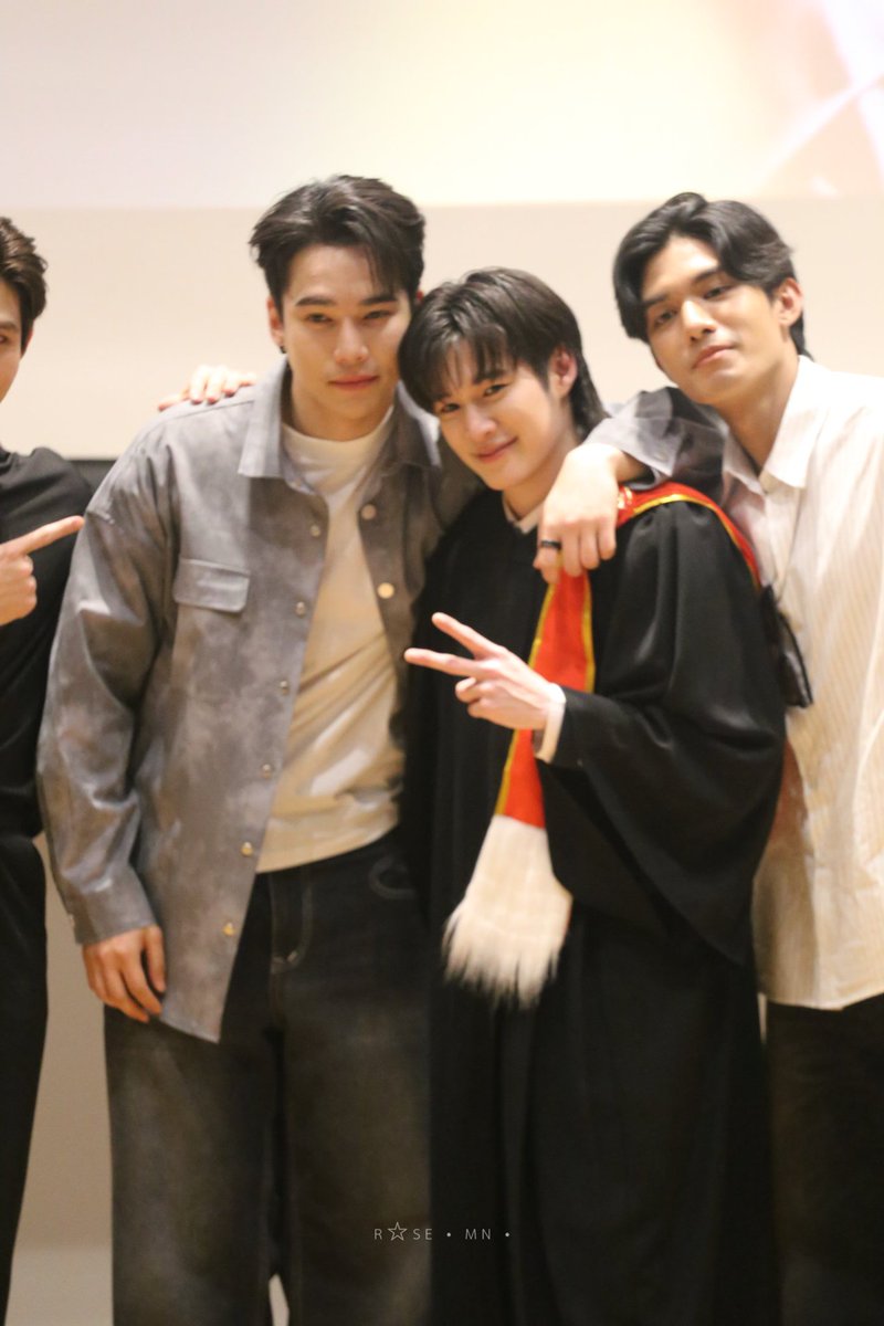 พี่ไม่ได้กันซีน