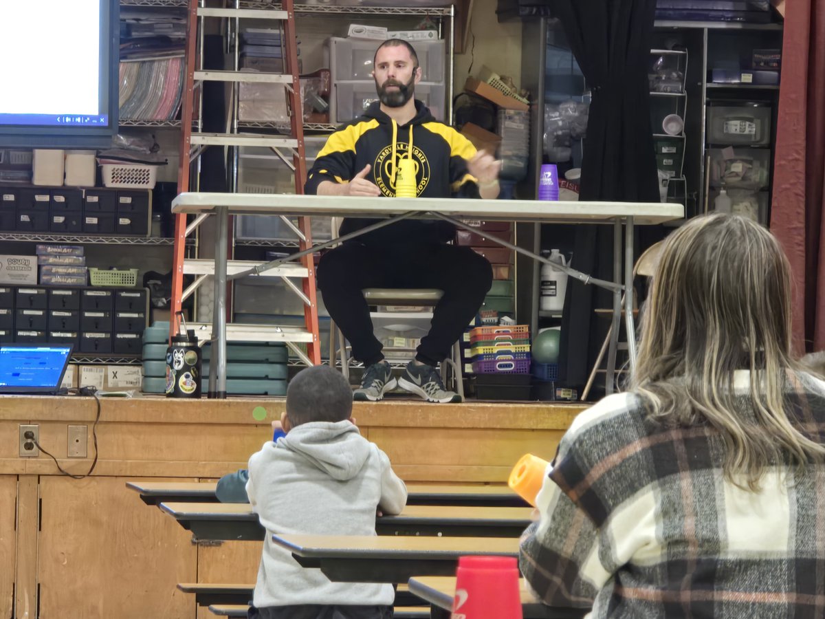 HTSDSuperBatlle's tweet photo. Cup stacking fun @HTSD_YardHts in Mr. G &amp; Mr. H's #physed class! Ss @WeAreHTSD @HTSDCurriculum #YVHSTRONG #HTSDSTRONG 💪🧠🤗 https://t.co/m3OPPmoDUQ