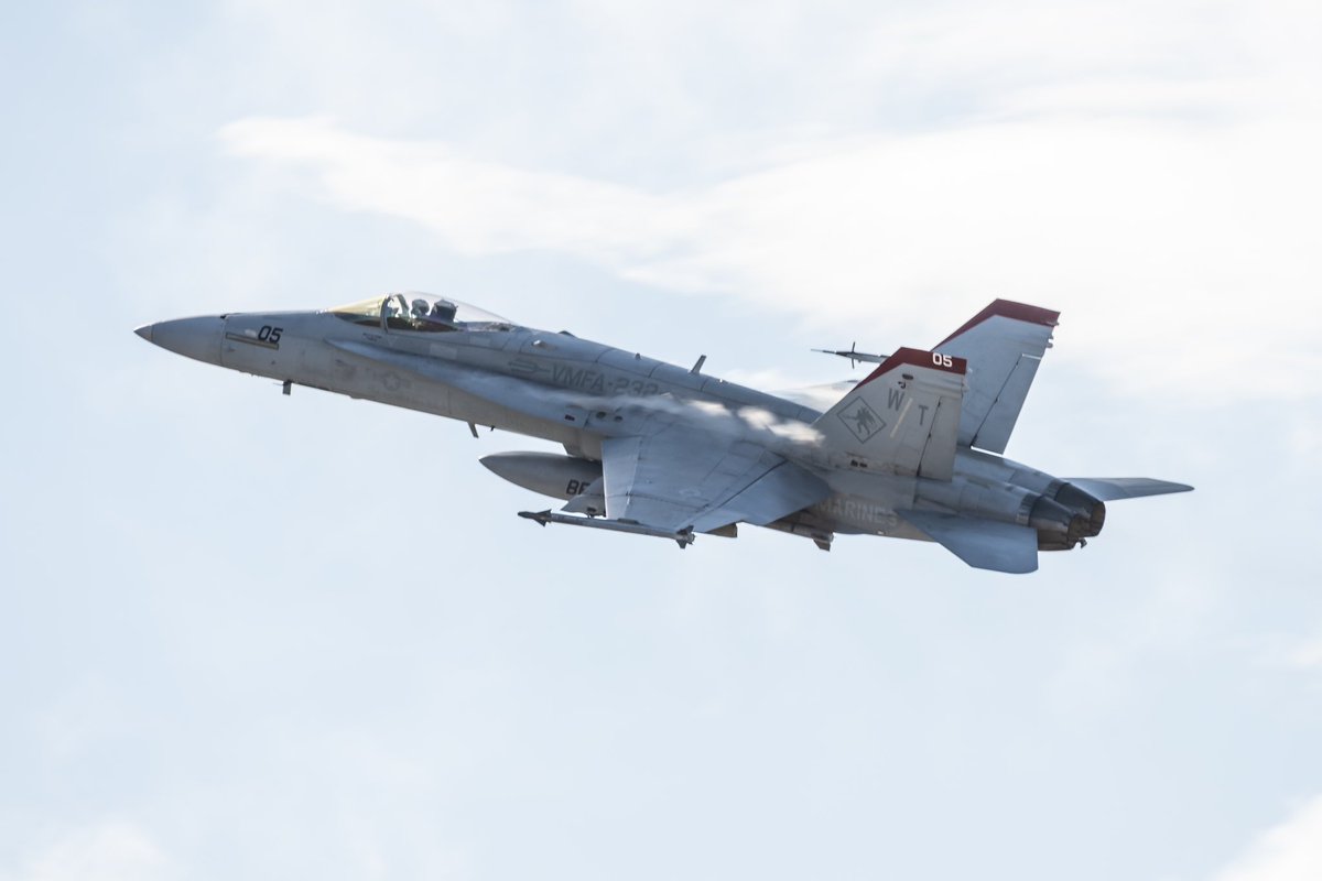 jonmalizia's tweet image. Red Devils blasting out of Wilmington International Airport #F18C #F18 #KILM #WilmingtonInternationalAirport