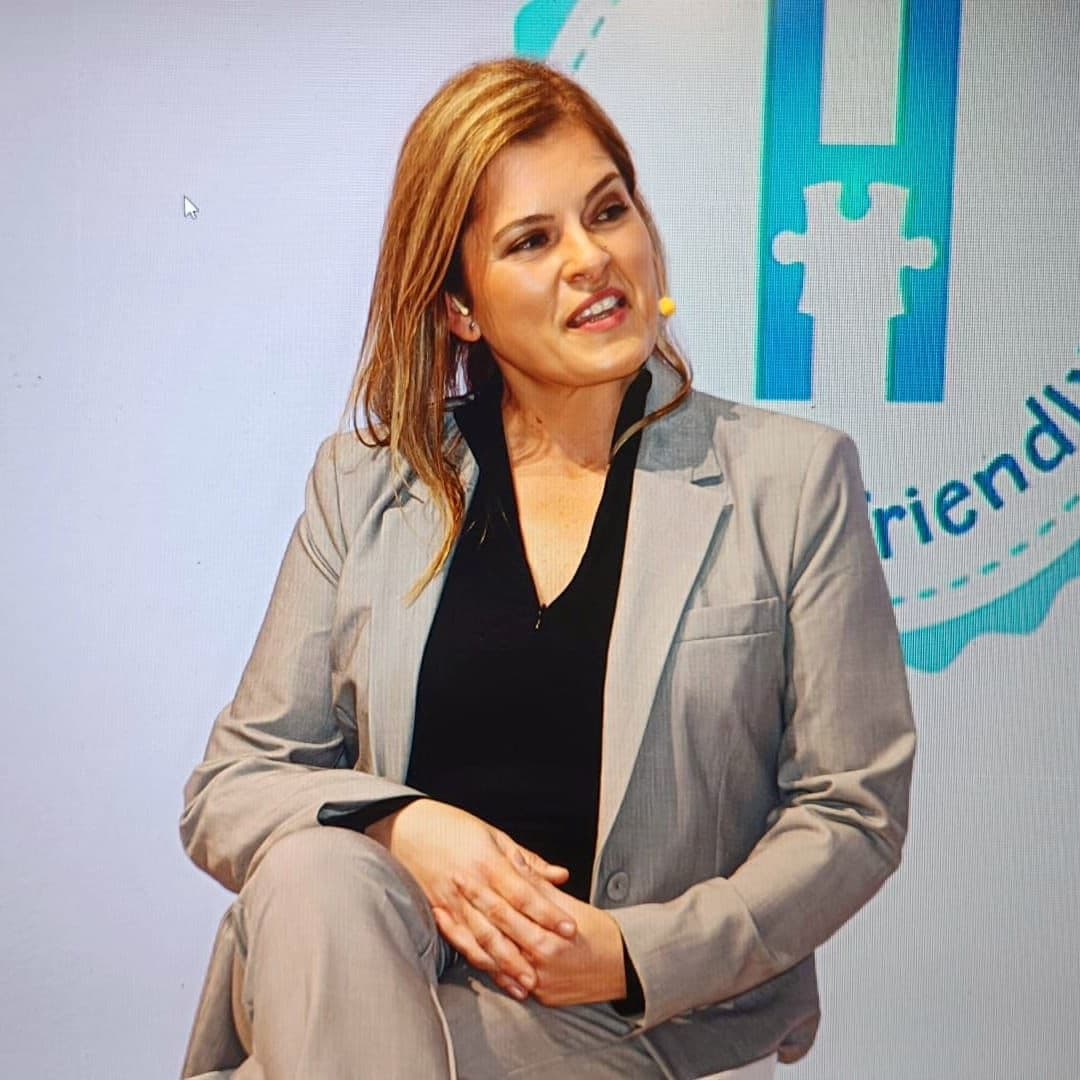 Natalie Gil tweet media