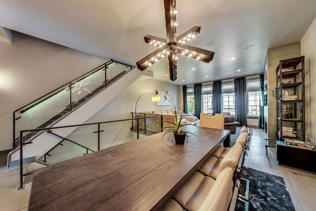 AkosStraub's tweet photo. Stunning River North Duplex: 3 beds, 2.5 baths, 2 patios, &amp; 2 parking spaces. Fully furnished luxury!

✨ For Sale: $1.658M
✨ Rent: $11K/mo
✨ Rent-to-Own Available

DM for details! #RealEstate #ChicagoLiving #LuxuryHome https://t.co/28aUFR9LTs