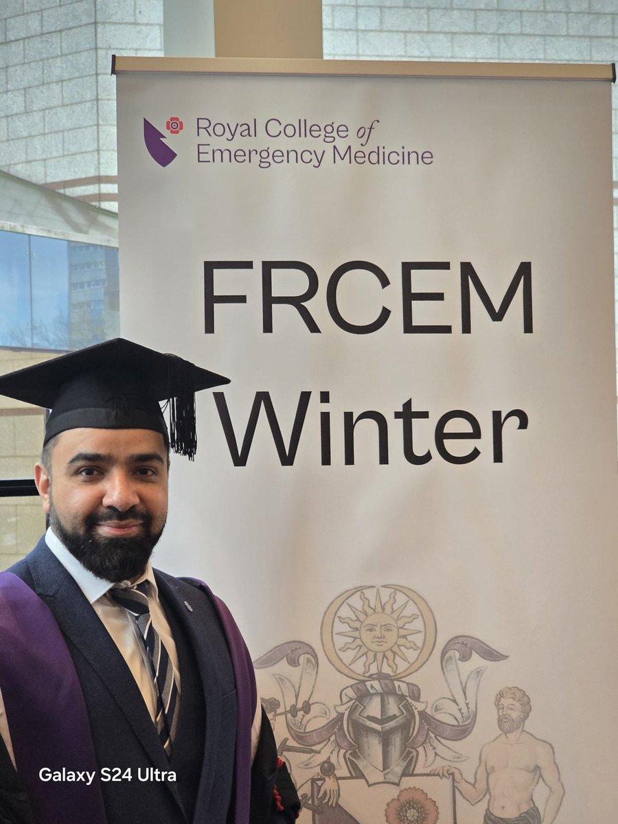 BabarAliEM's tweet photo. FRCEM conferral ceremony 🎉👨‍🎓🎊 https://t.co/TTwnxsOiM0
