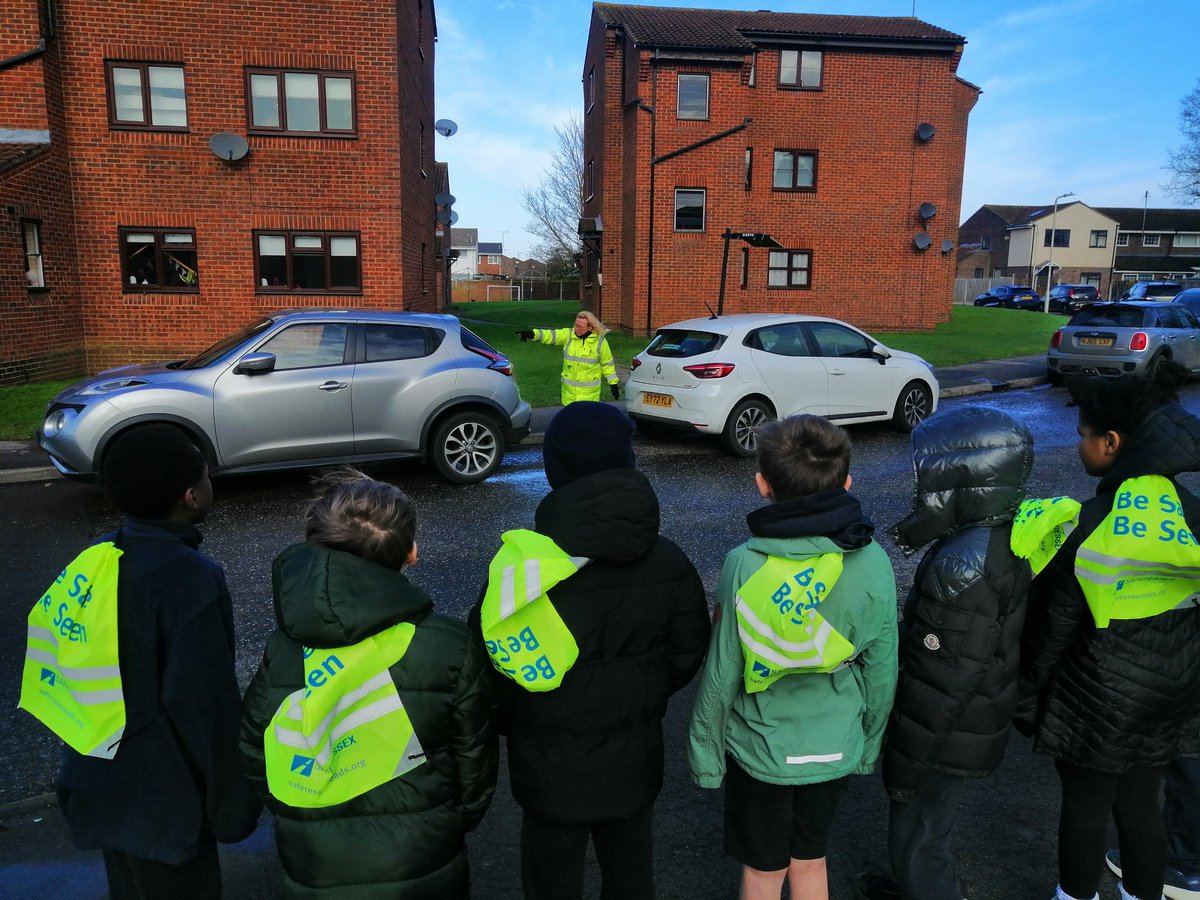 SpringfieldPri2's tweet image. On Friday, Rhinos Class took part in a road safety presentation and walk. They learnt about where it is safe to cross roads and how to cross safely amongst lots of other aspects of road awareness. #greencrosscode #springfieldsmiles