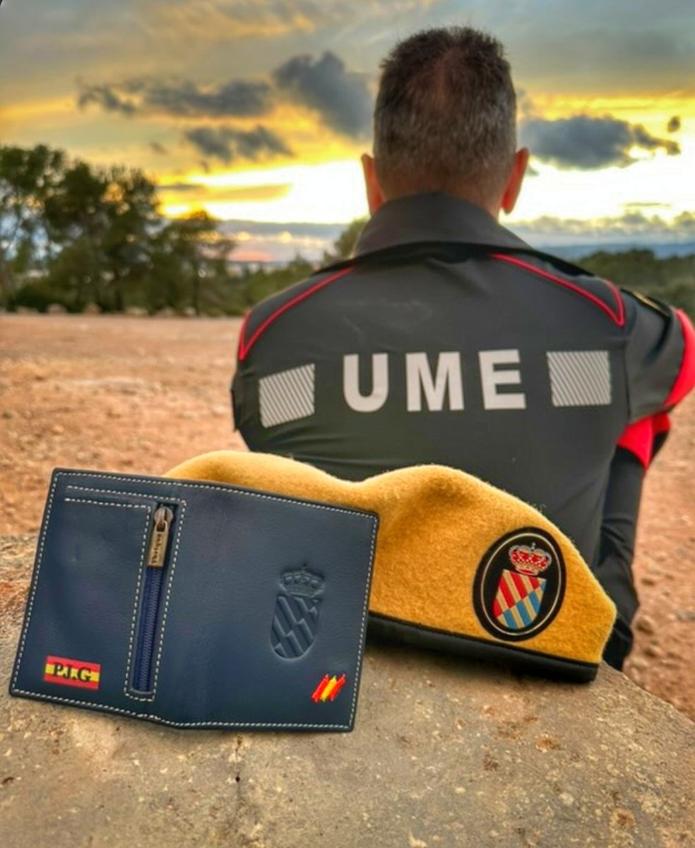 CARTERAS ,PORTAPLACAS , PARA POLICIAS , GC Y FAS tweet media