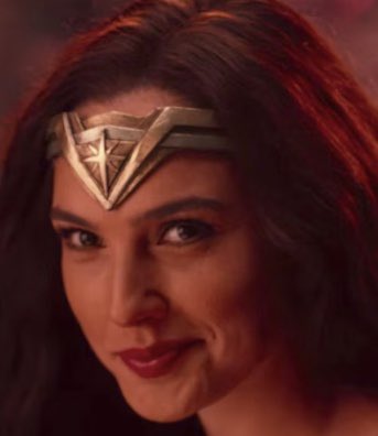 WonderWomanDC__'s tweet photo. Hello. https://t.co/EJLK2afzmN