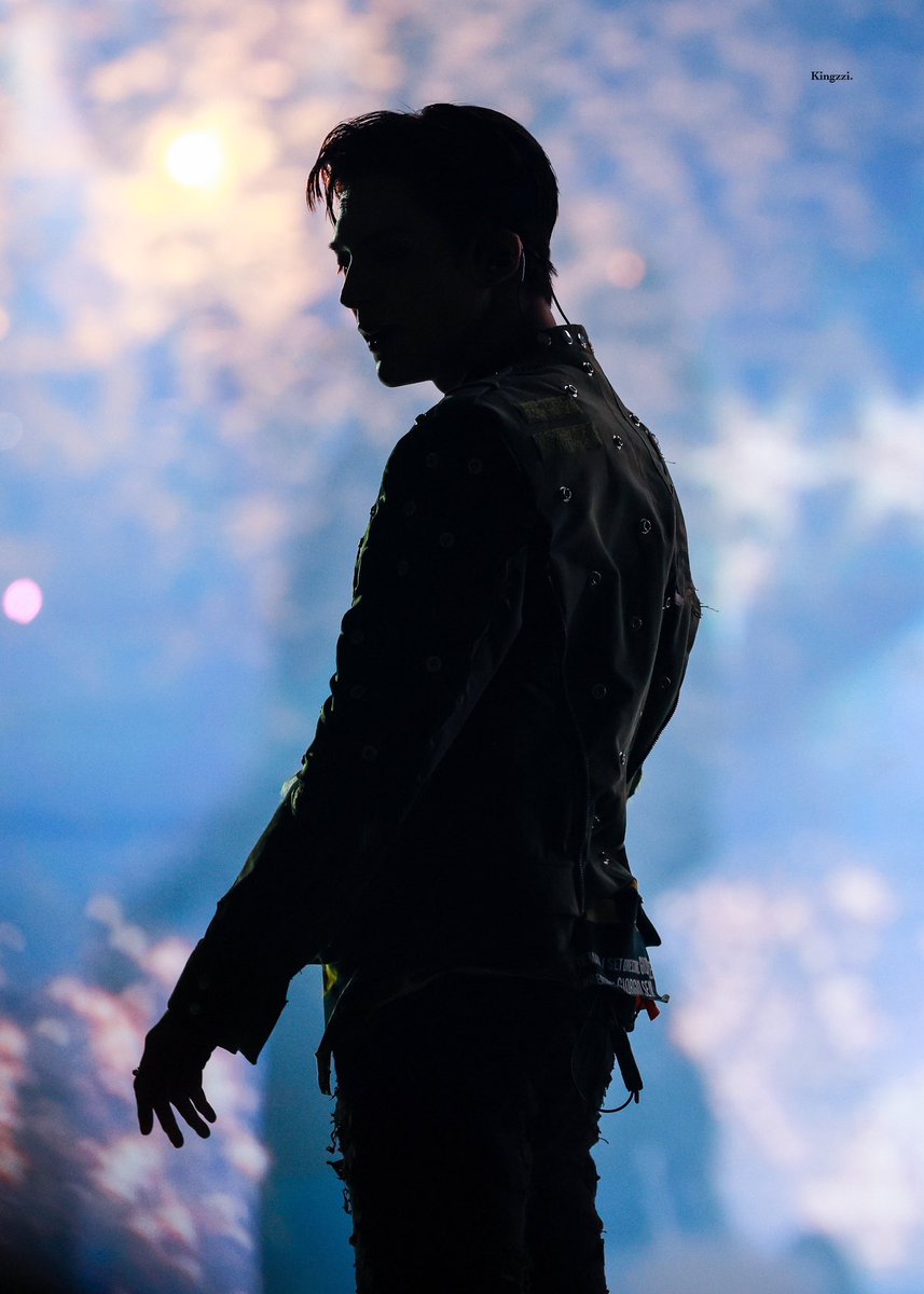 silhouette just as crazy gorgeous as the man himself