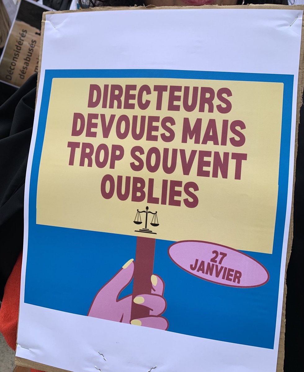 UnsaSj's tweet photo. Journée d’actions et de mobilisation des 1.800 Directeurs des services de greffe judiciaires soutenus par un préavis de grève de l’UNSa pour une juste revalorisation #GrèveDSGJ #DSGJDésabusés https://t.co/d8viSJR3VT