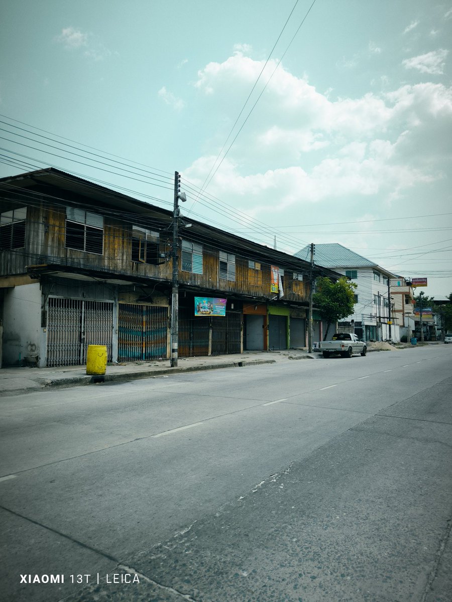 ชีวิตมันไม่ได้จบแค่ปีนี้
มันยังมีปีต่อๆไปรอเราอยู่

ปีนี้มันอาจจะแย่ ก็อดทนเอา
ปีหน้ามันอาจจะดีก็ได้ 
ทุกคนมีจังหวะชีวิตเป็นของตัวเอง.🖤
#แคปชั่นโดนๆ  #แคปชั่นความทรงจํา #แคปชั่นความสุข #แคปชั่นความรู้สึก #แคปชั่นความรัก #ประโยคแซ่บแคปให้ด้วย #แคปชั่นโสด #ธรรมชาติบำบัด #ธรรมชาติ