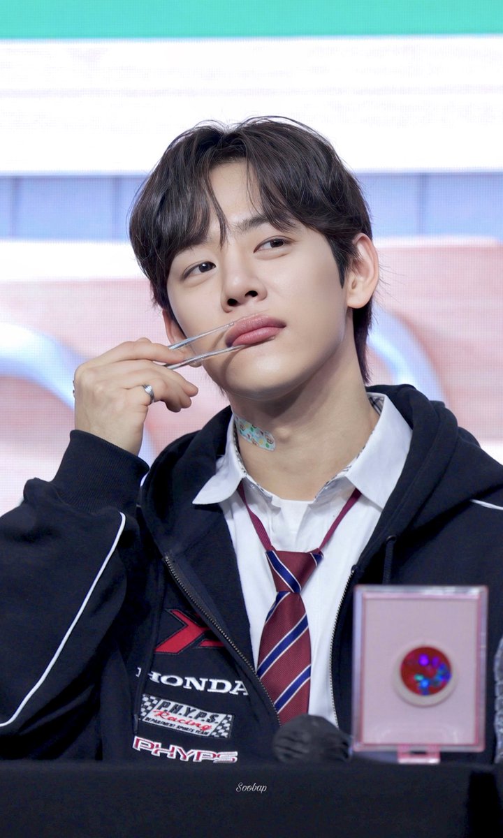 수밥 tweet media