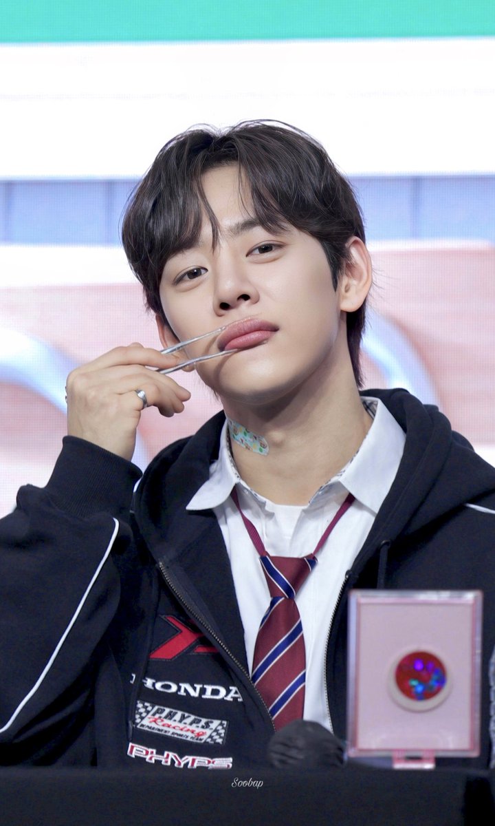수밥 tweet media