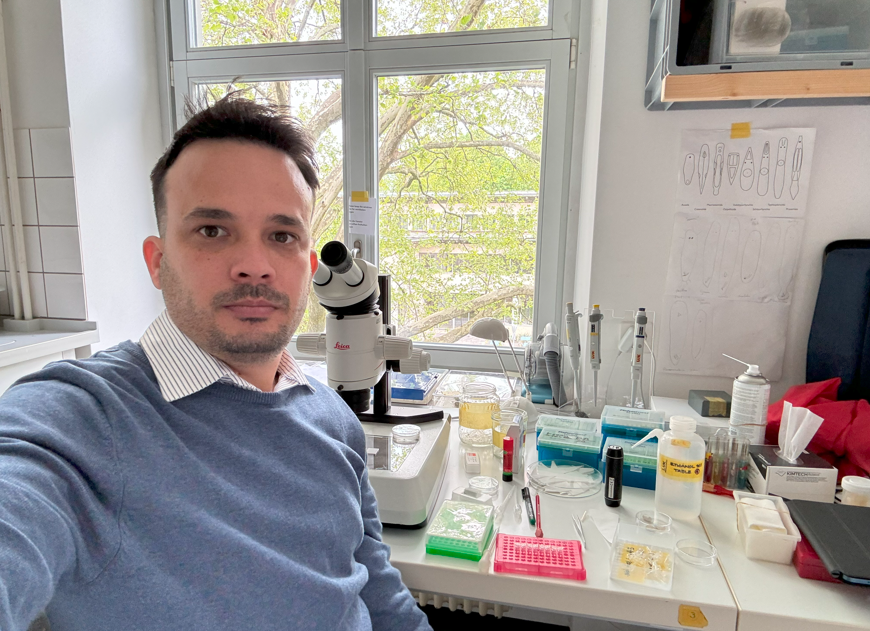 BenthicBrigade's tweet photo. Meet our newest lab member, Yander L. Diez! 
Yander joins us as a Postdoctoral Research Fellow and passionate taxonomist. 
Yander’s research integrates both morphological and molecular approaches to explore the diversity of molluscs, crabs, and microturbellarians. https://t.co/E0TgCXQhwg