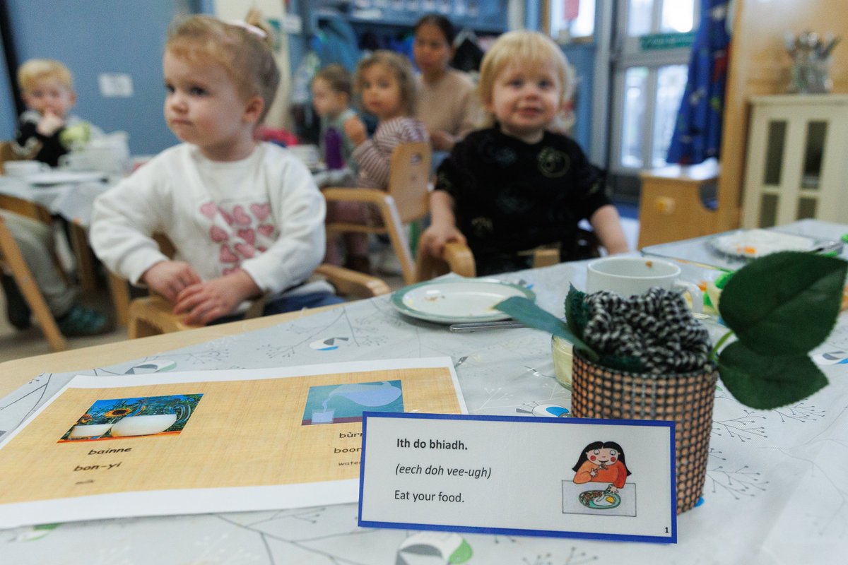 Leabhar Didseatach Ùr De Dh’òrain Gàidhlig Airson Sgoilearan Tràth-Bhliadhnaichean Ga Chur Air Bhog

Launch of New Digital Song Book for Gaelic Early Years Settings

cne-siar.gov.uk/gd/news/2025/l…