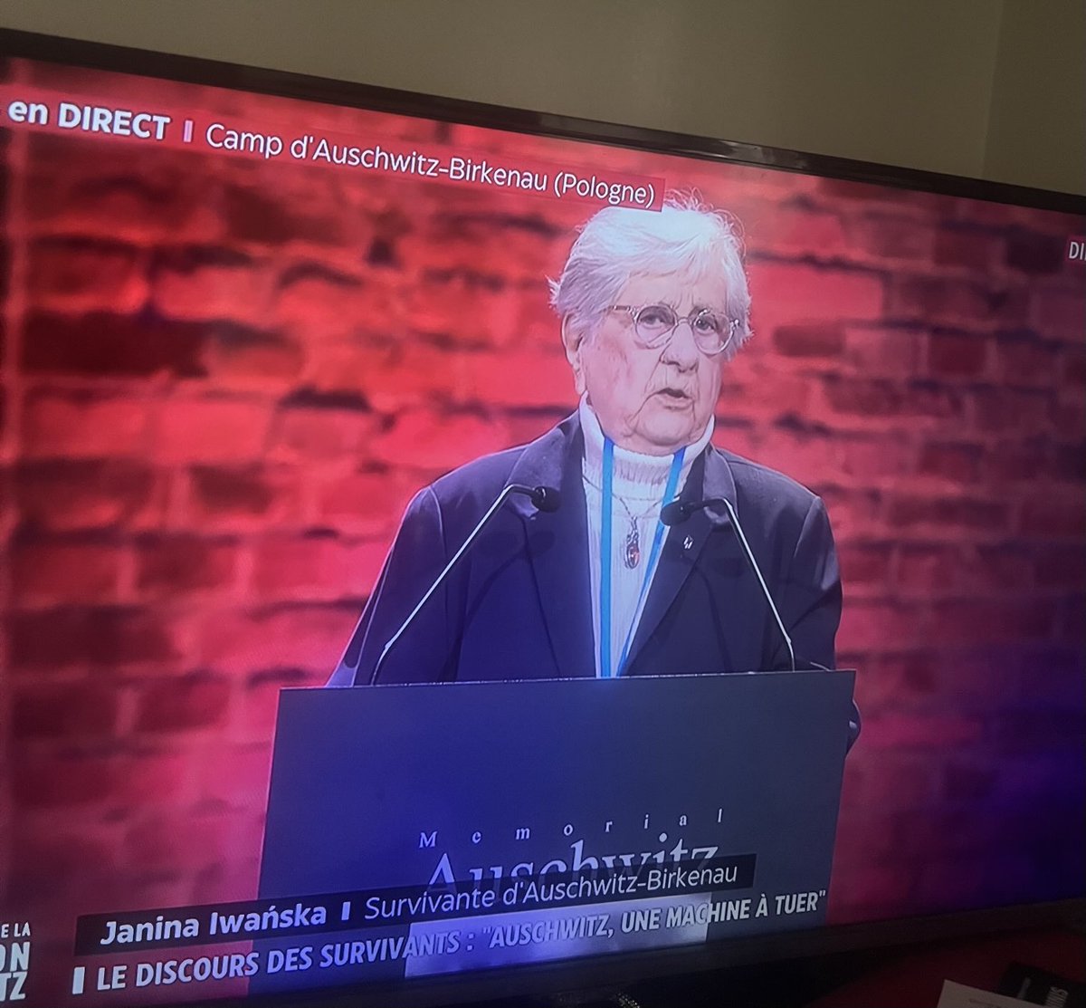 Jenny14800's tweet image. Cete survivante #polonaise a mentionné le mot:juif 1 seule fois
a parlé du #gazage de gens et a mentionné les #Roms 4 ou 5 fois en disant que #Mengele faisait des expériences sur eux,alors que tout le monde sait que les expériences de #Mengele étaient sur les #Juifs avant tout