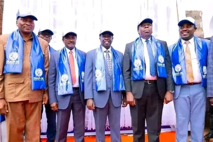 ProffezaK's tweet photo. RIGGY G joined the Party Leaders Kalonzo Musyoka (Wiper Democratic Movement) and Eugene Wamalwa   (Democratic Action Party of Kenya) at the grand unveiling  of the new DAP-K Party headquarters  in Karen, Nairobi.
#kenyanpolitics https://t.co/RAMX4x9UiV