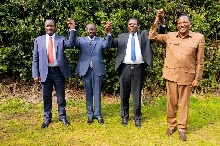 ProffezaK's tweet photo. RIGGY G joined the Party Leaders Kalonzo Musyoka (Wiper Democratic Movement) and Eugene Wamalwa   (Democratic Action Party of Kenya) at the grand unveiling  of the new DAP-K Party headquarters  in Karen, Nairobi.
#kenyanpolitics https://t.co/RAMX4x9UiV