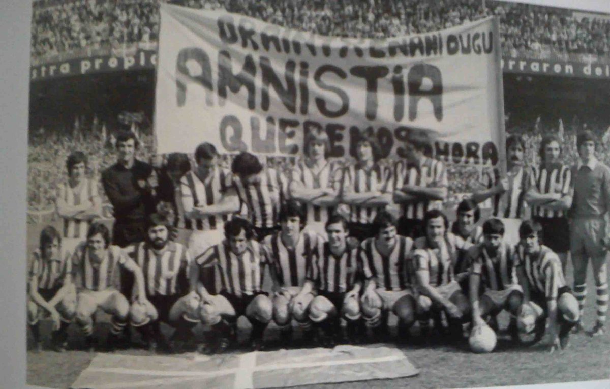 borregazo11's tweet photo. Ahora que los tribuneros quieren que despoliticemos el Athletic es hora de recordarles de donde venimos y quienes somos.
Tiempos pasados siempre fueron mejores
Aurrera @AthleticClub !✊ https://t.co/Q6TZQld7nG