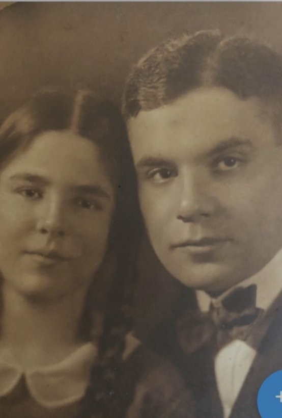 This is my father (with his sister). 
They were German Jews. I am so thankful that they escaped from the Nazis and came to England as refugees. Most of the rest of their family were exterminated in Dachau, Riga and other concentration camps. 
#YomHashoah 
#HolocaustRemembranceDay