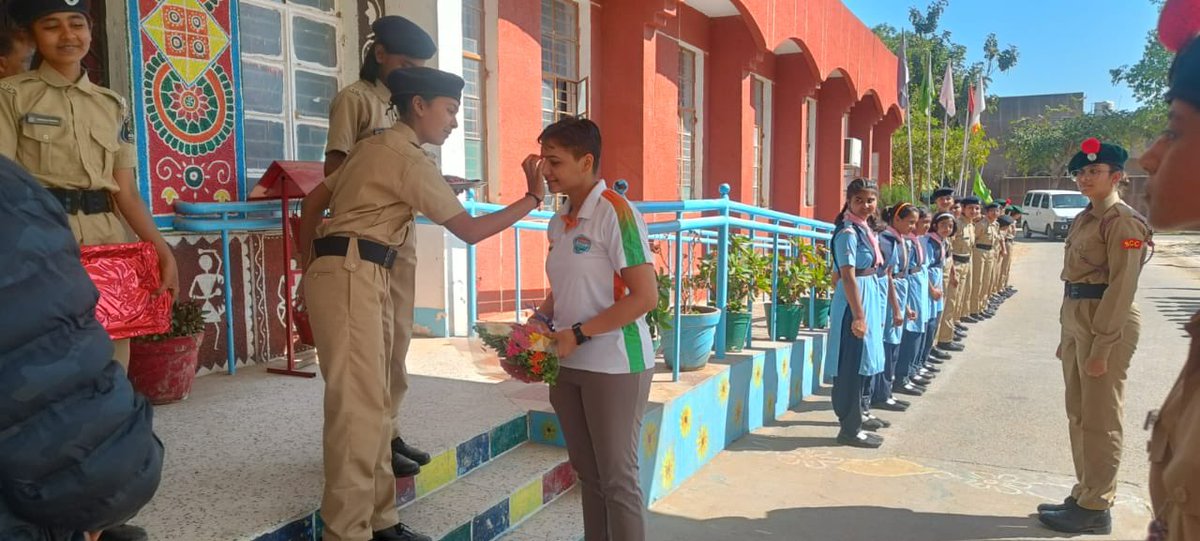 ManishaKick's tweet photo. Today, I had the wonderful opportunity to interact with the adolescent girls and students from classes 6 to 12 at JNV BanaskanthaGujarat, India. We discussed various life skills the importance of sports, and how both academics andextracurricular activities have shaped my journey https://t.co/B0aaVKZxC5
